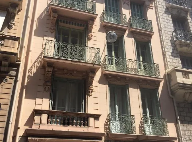 Le Giuliano Νίκαια